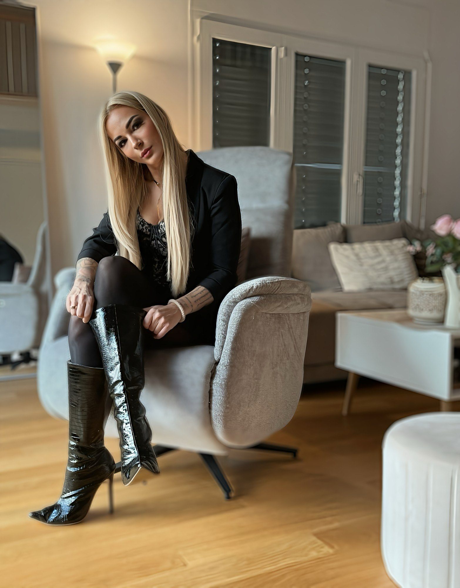 Julie verträumt